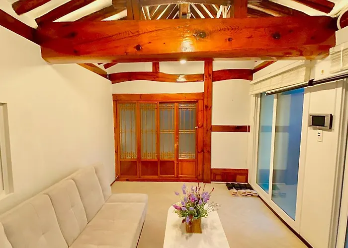 Hanok Bomun